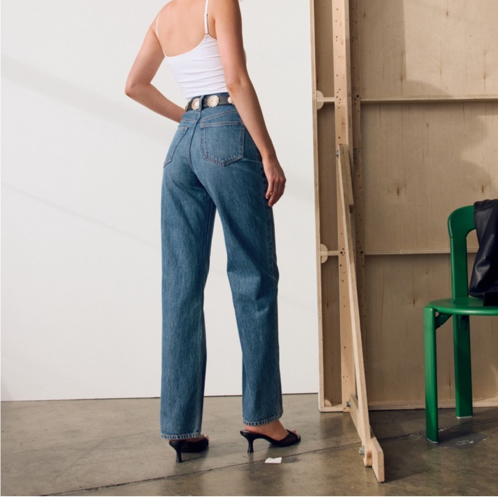 Abercrombie & Fitch High Rise Loose Jean - Picture 5 of 10